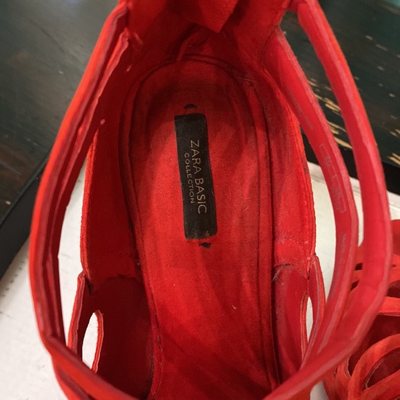 Red suede peep toe - Picture 3 of 3